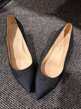 CHANEL BLACK TWEED GABRIELLE COCO CHANEL PUMP G33086  SIZE EU 39
USA 8